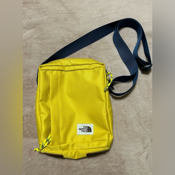 Selling brands Garage, The Hive, Urban Planet, Puma, and shein. - Picture 11 of 12